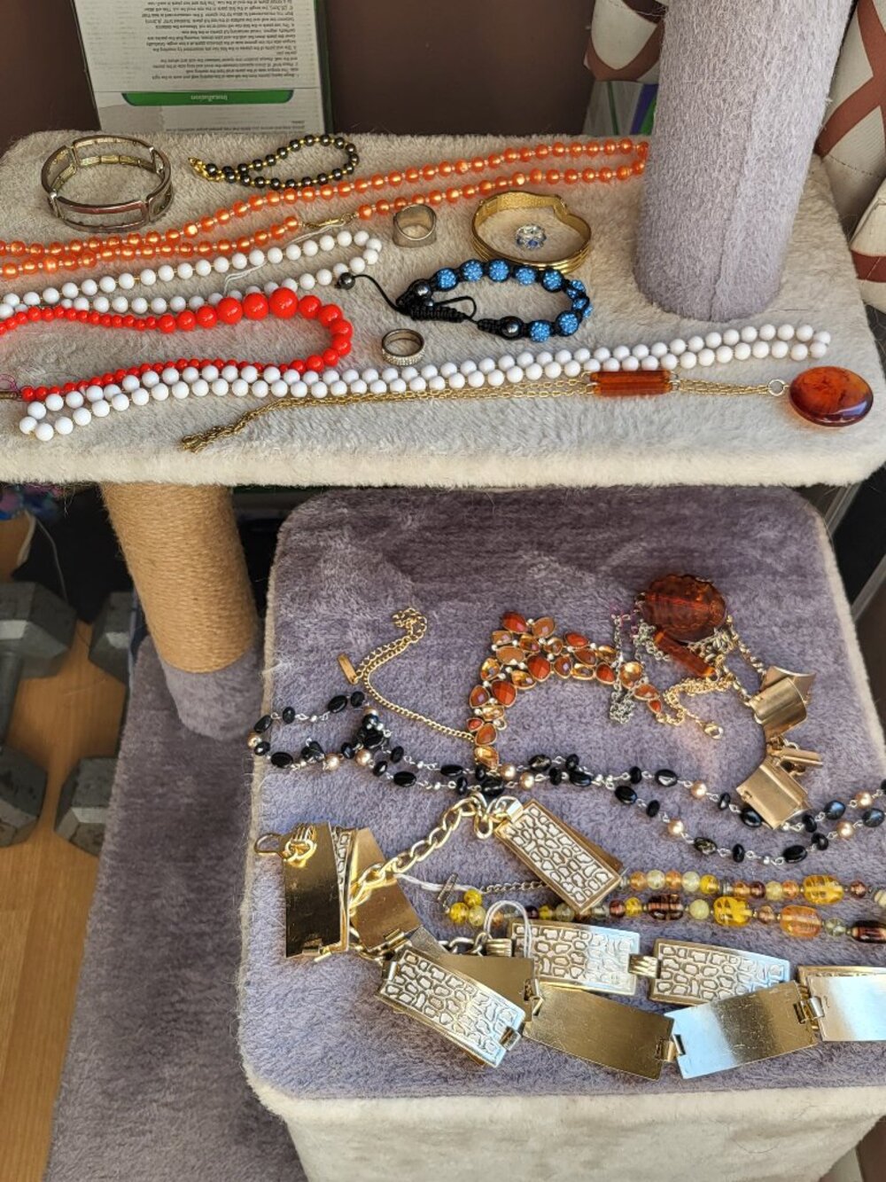 Lot Of 18 Assorted costume jewelry rings, necklaces, etc arts + crafts etc